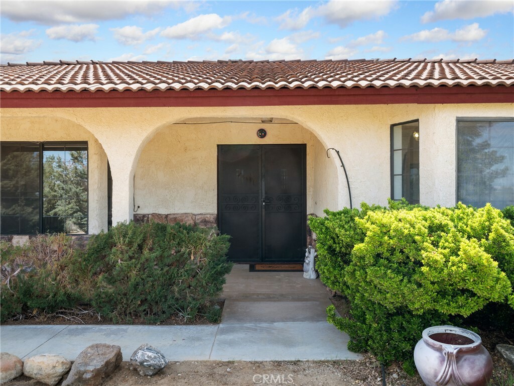 Property Photo:  10174 Via Verde Avenue  CA 92372 