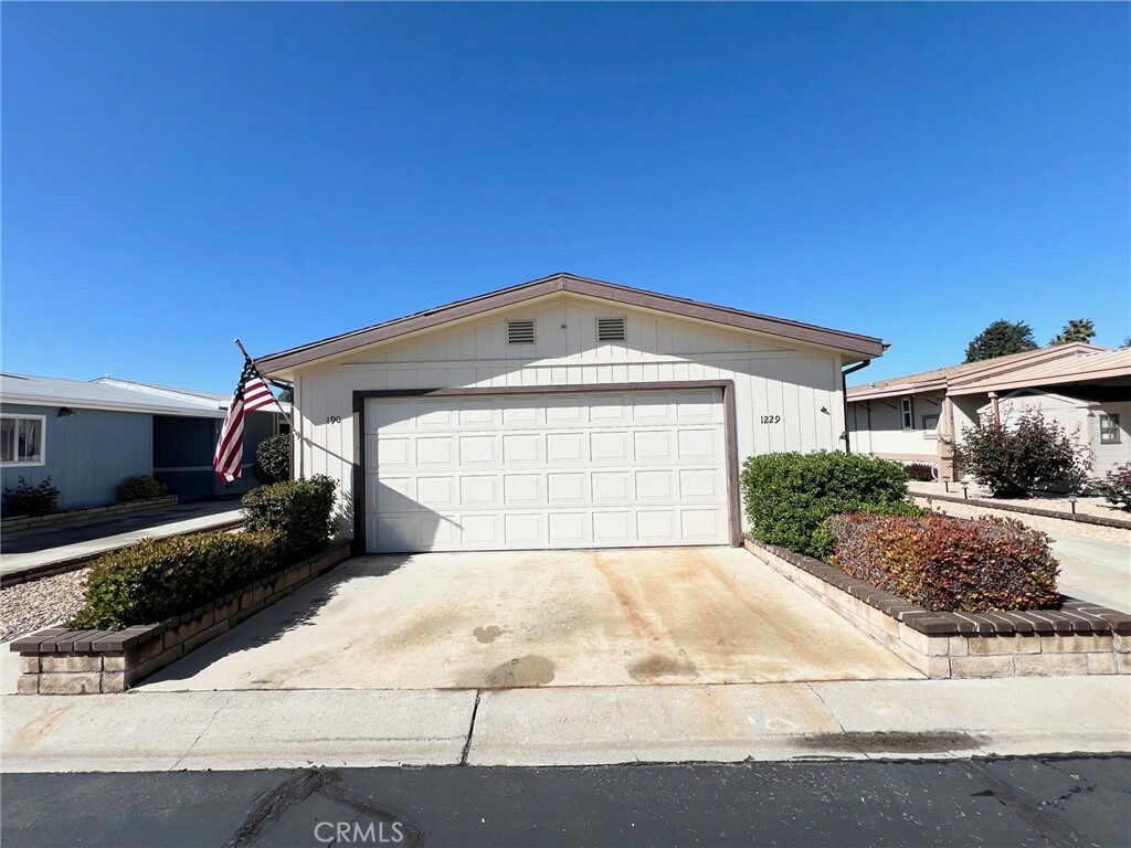 Property Photo: 1229 Yellowood Drive CA 92545