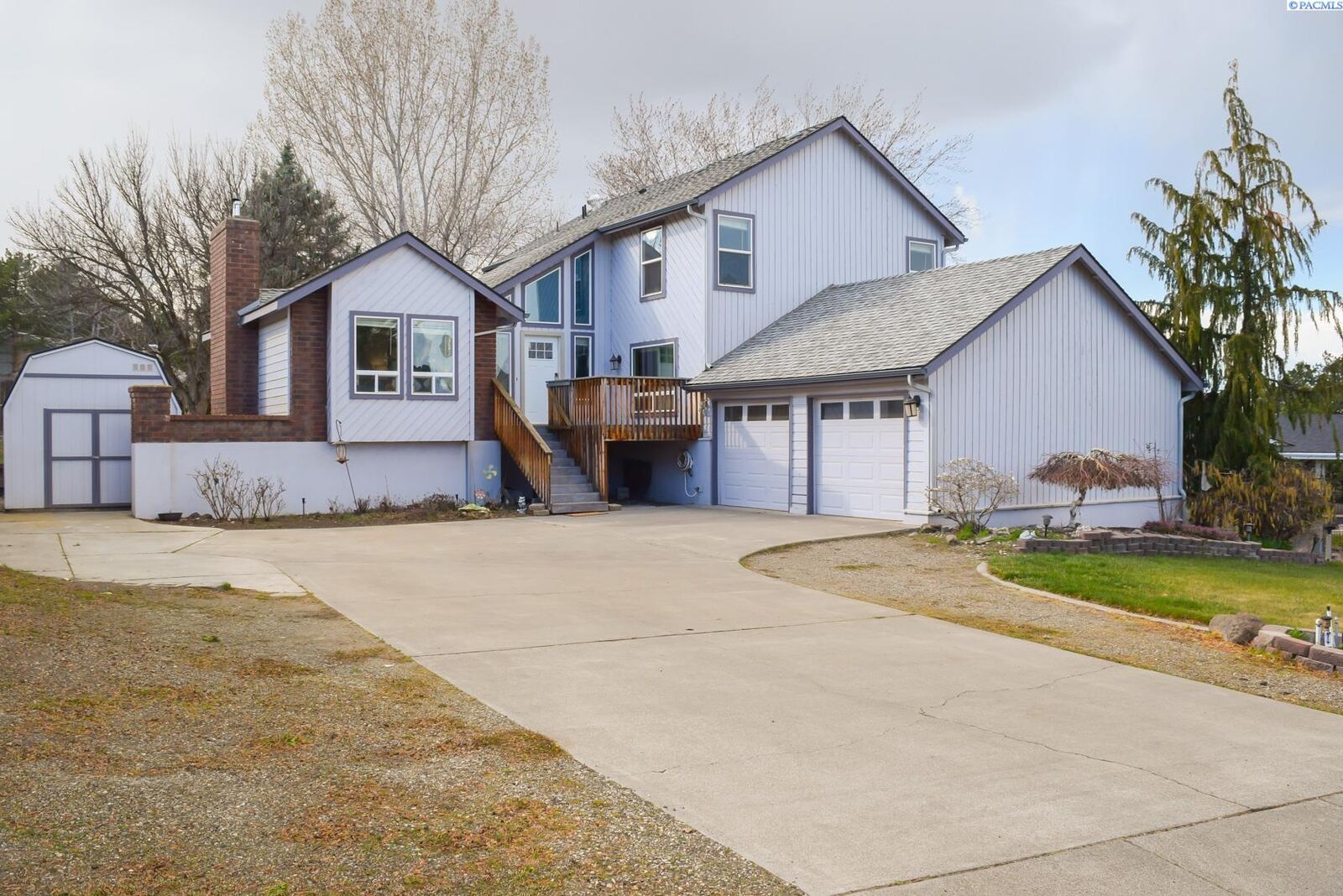 Property Photo:  1133 Englewood Avenue  WA 99352 