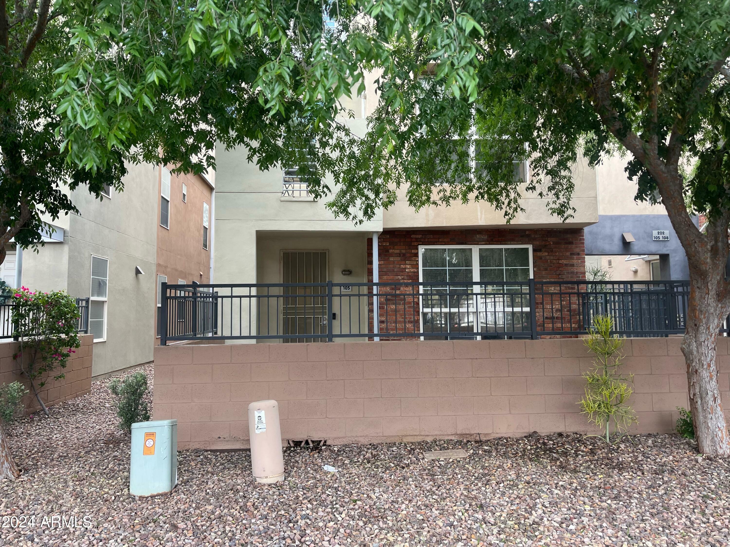 Property Photo:  706 E Washington Street 105  AZ 85034 