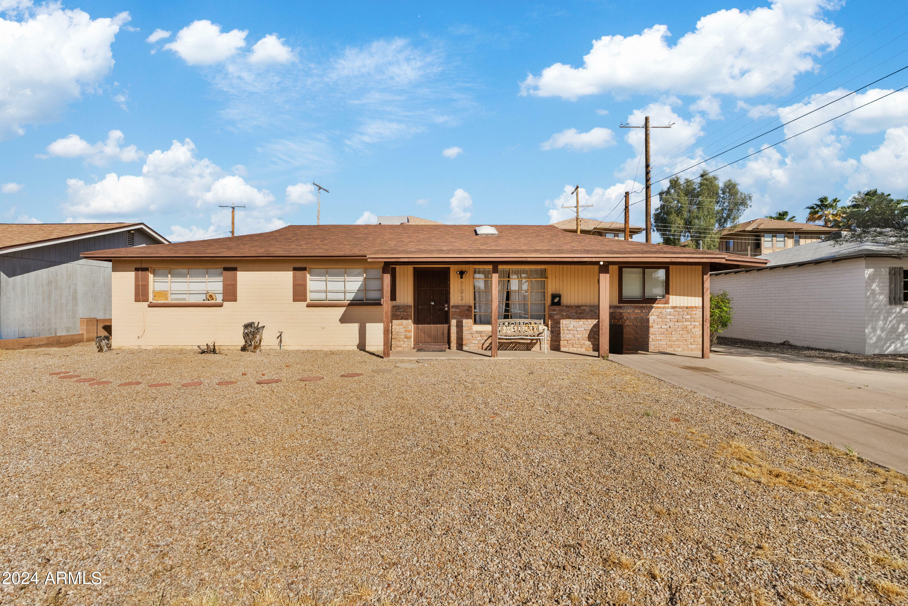 Property Photo:  703 S Starley Drive  AZ 85281 