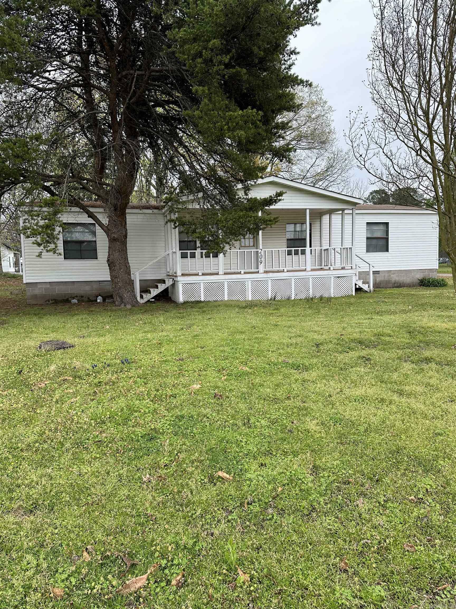 Property Photo: 209 N Brodie St AR 72132