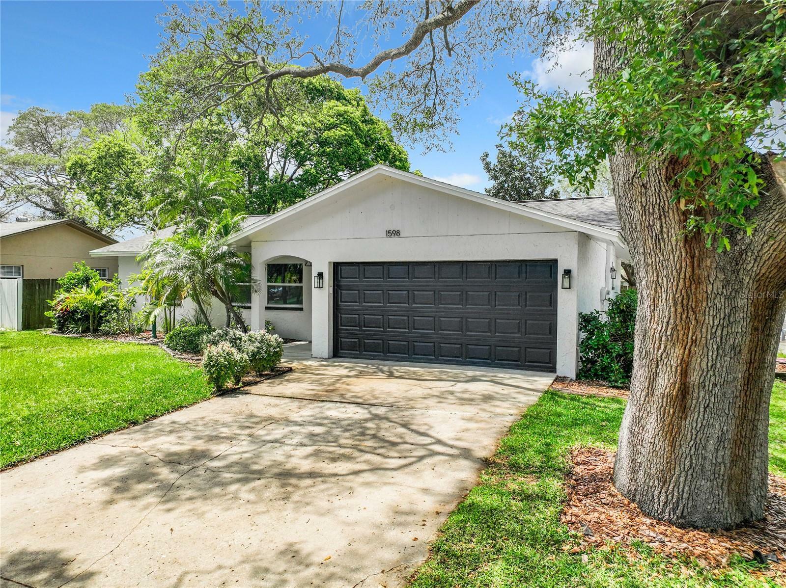 Property Photo: 1598 Sandalwood Drive FL 34698