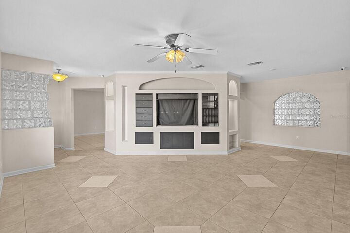 Property Photo:  2206 Cornell Drive  FL 33578 