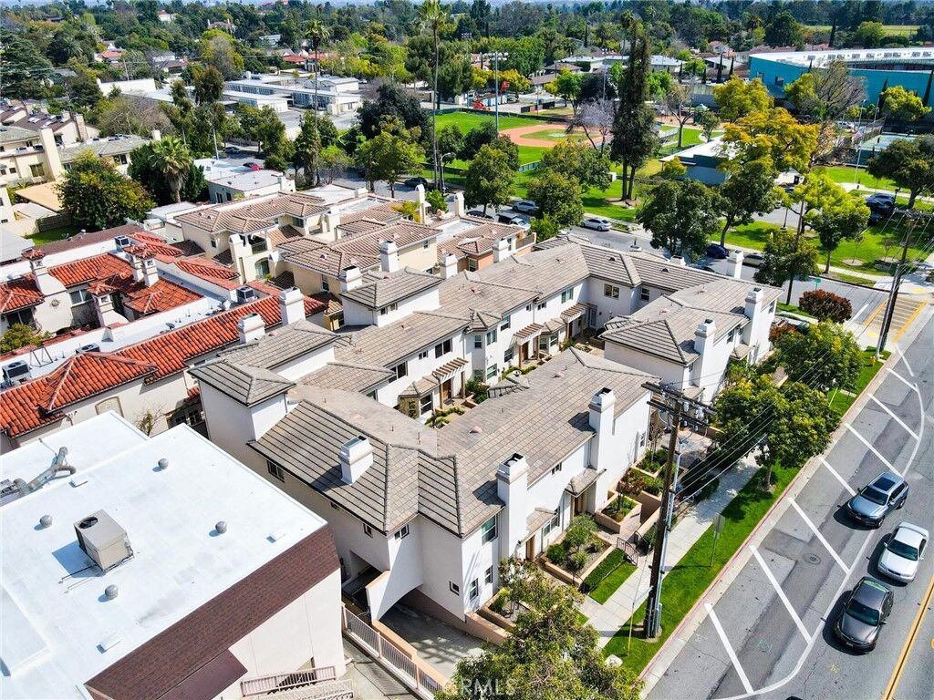 Property Photo: 1088 S Marengo Avenue 5 CA 91106