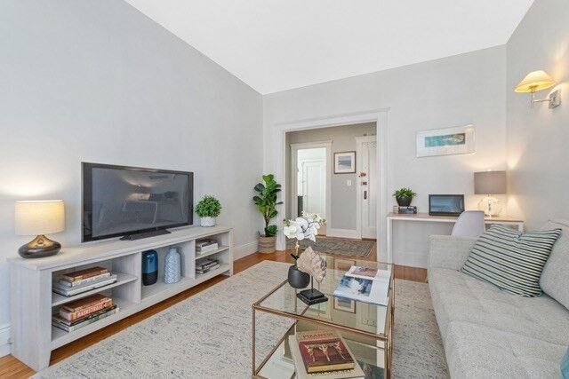 Property Photo:  242 S Huntington Ave 8  MA 02130 