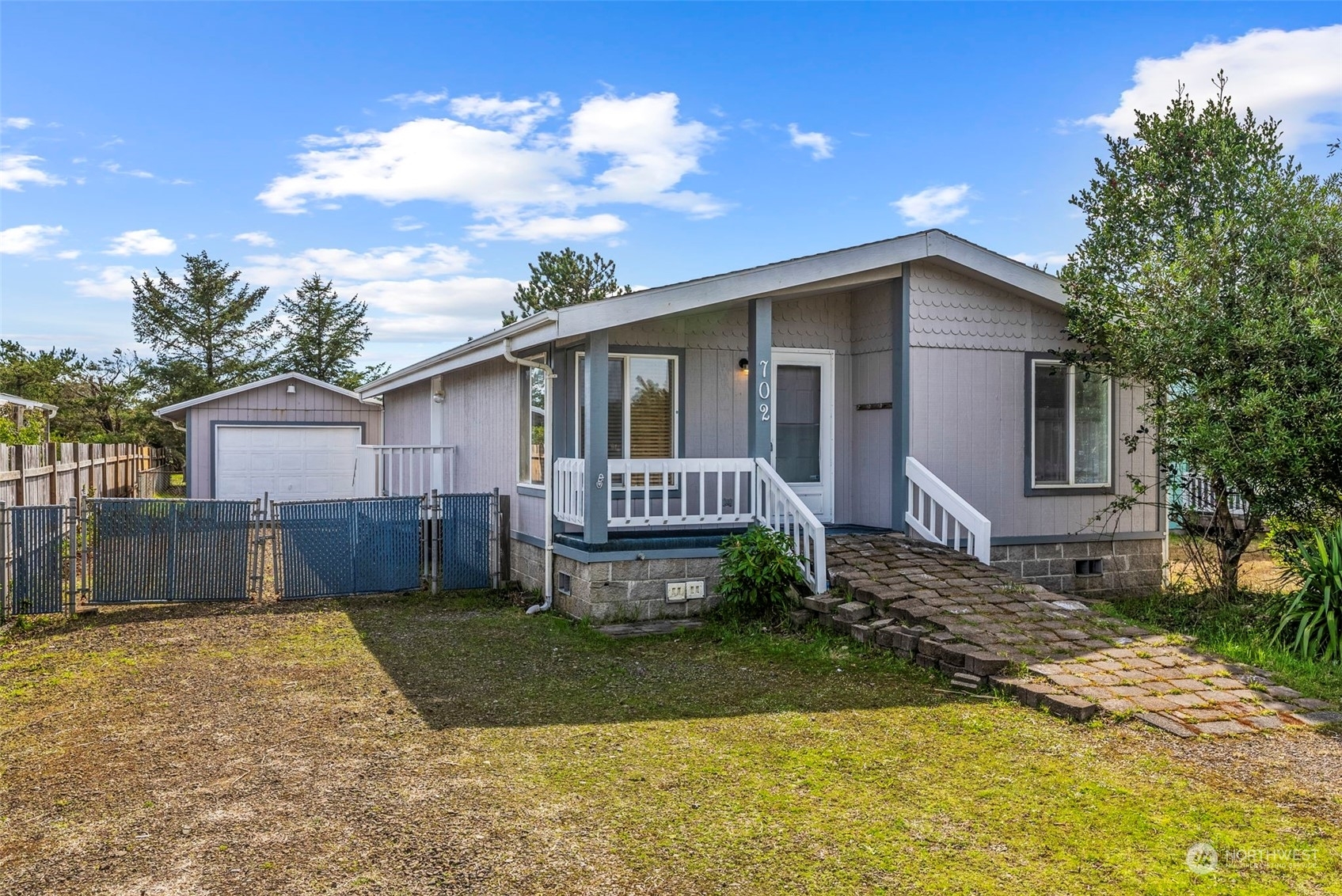 Property Photo:  702 Oysterville Road  WA 98640 