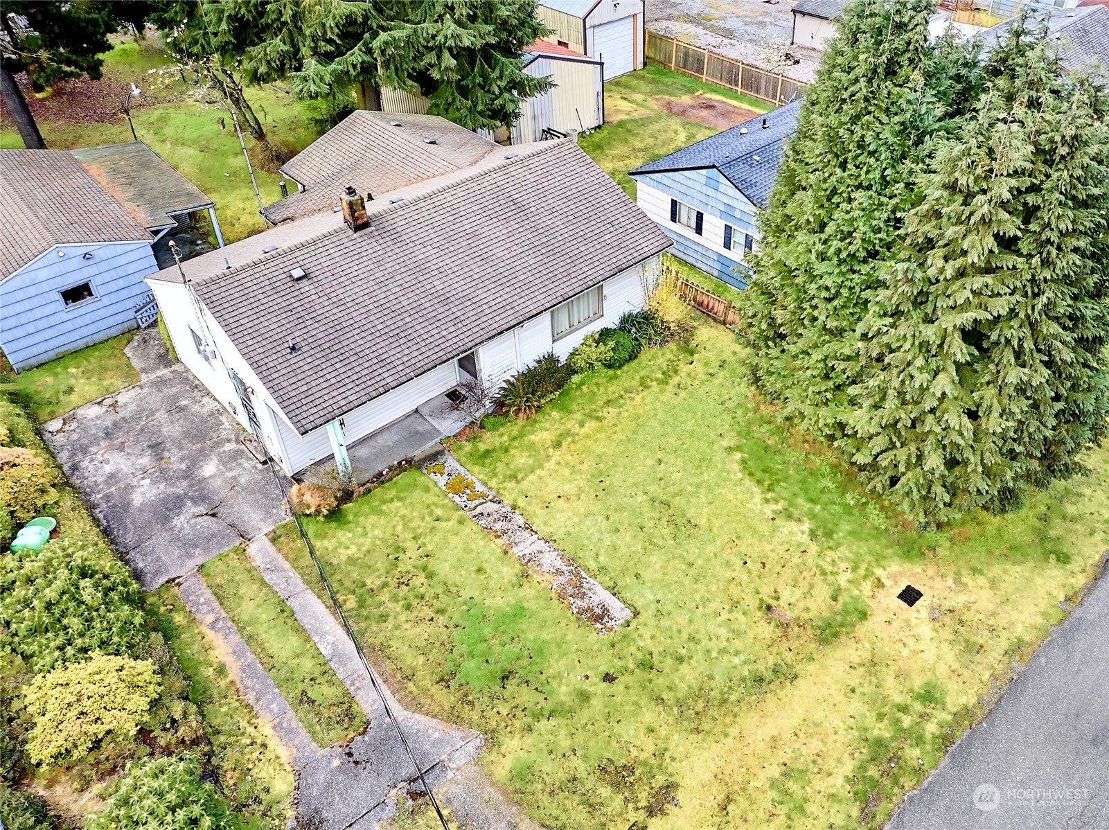 Property Photo:  629 SW 107th Street  WA 98146 