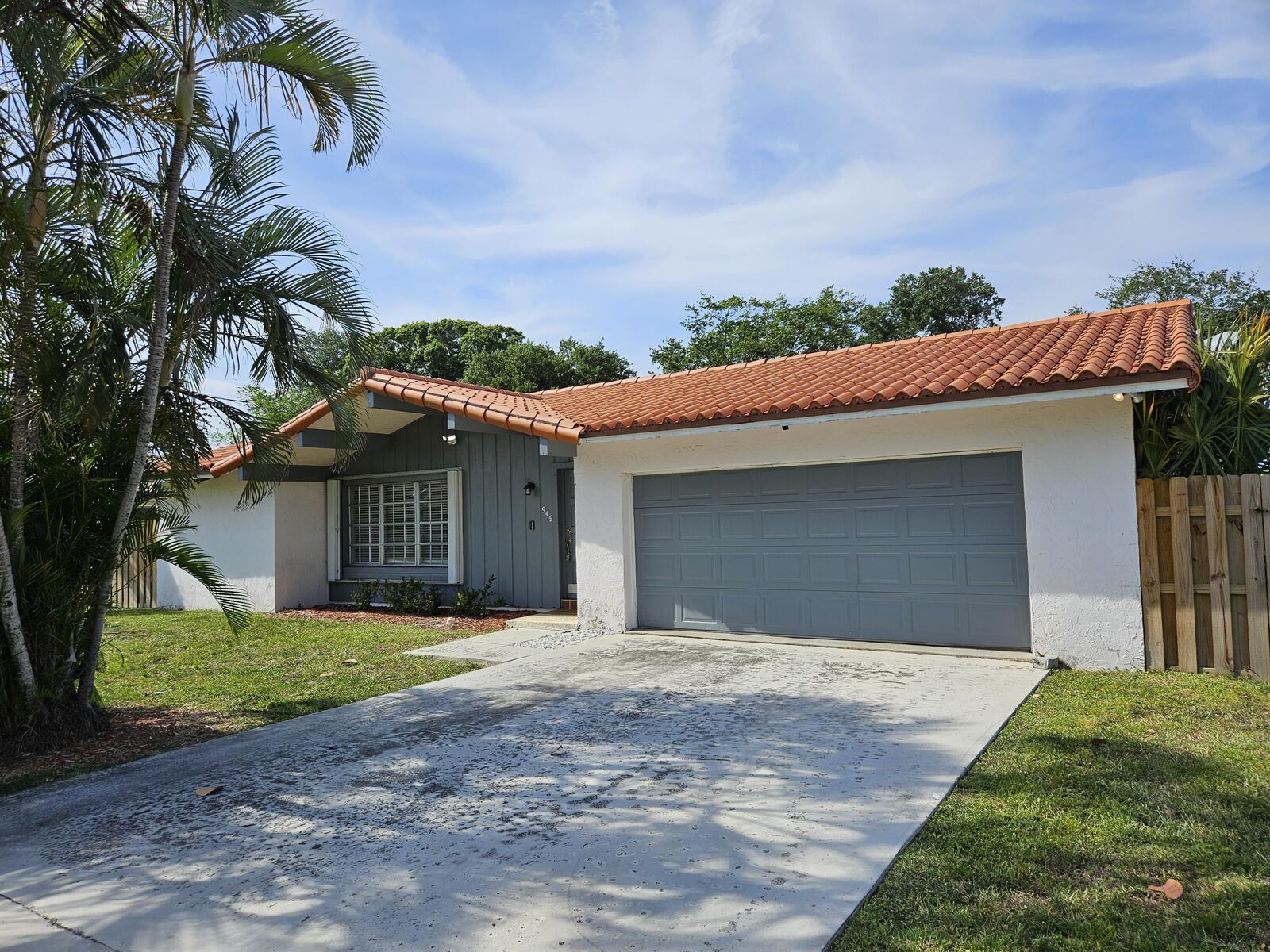 Property Photo:  949 NW 8th Street  FL 33486 