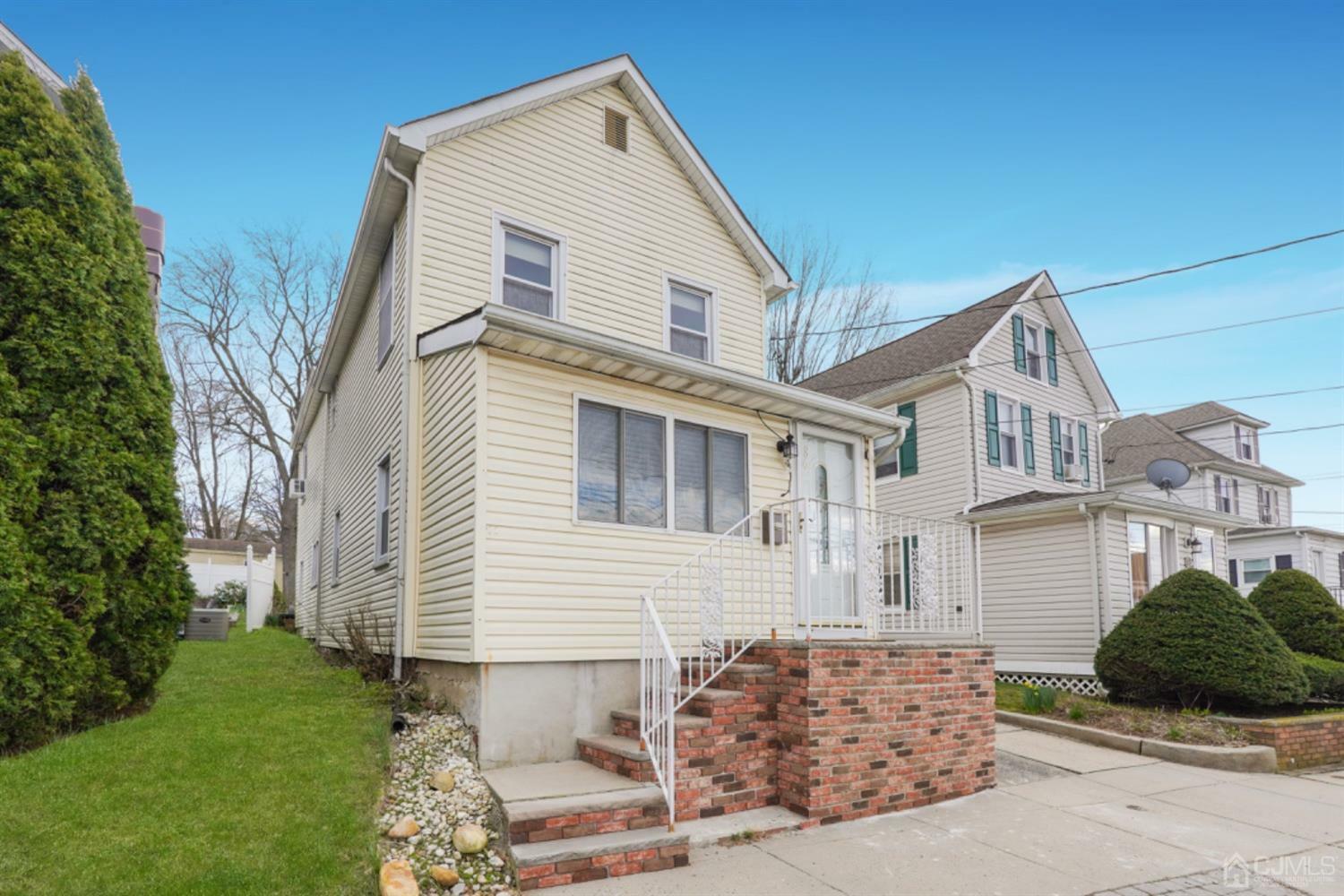 Property Photo:  86 Hillside Avenue  NJ 08882 