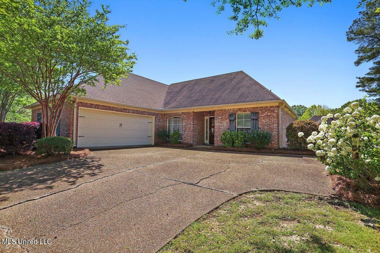 Property Photo:  128 Seville Way  MS 39110 