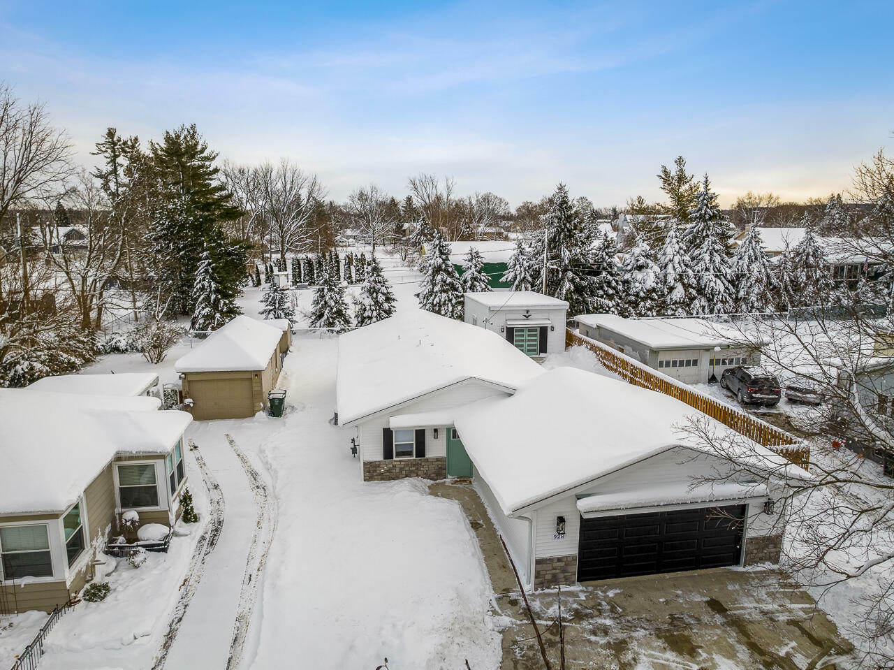 Property Photo: 928 Grant St WI 53147