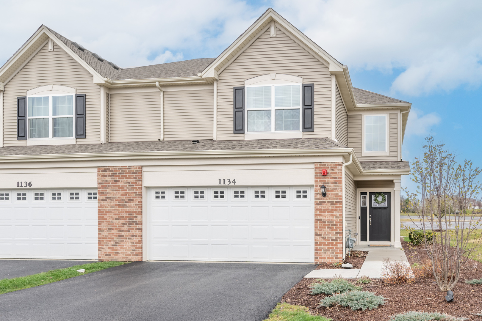 Property Photo: 1134 Hawk Hollow Drive IL 60560