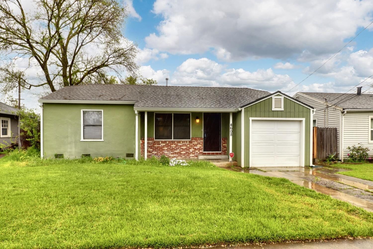 Property Photo: 4608 11th Avenue CA 95820
