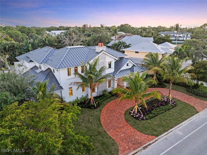 Property Photo:  690 7th Avenue N  FL 34102 