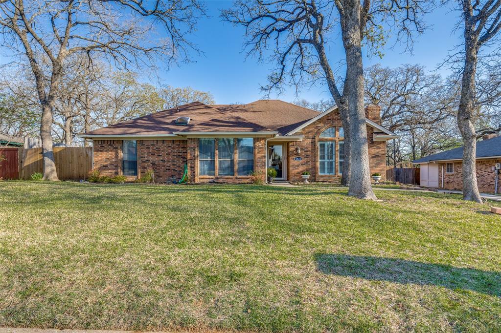 Property Photo:  6821 Greenacres Drive  TX 76182 