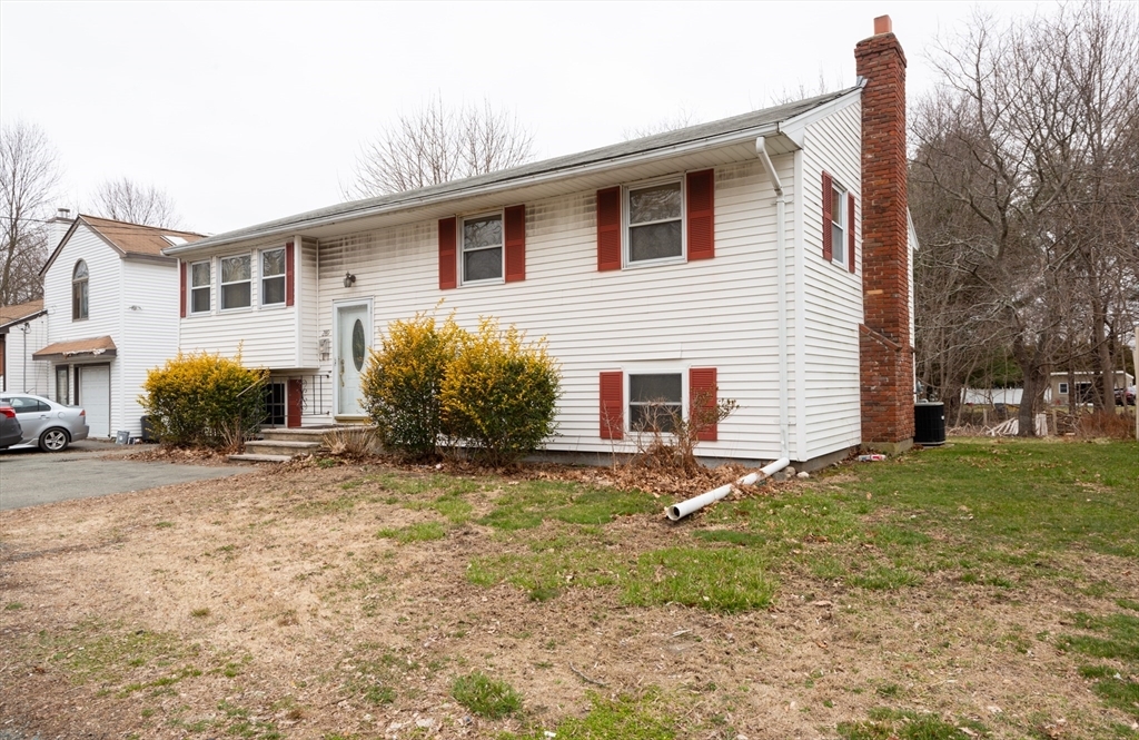 Property Photo:  289 Lynnfield St  MA 01960 