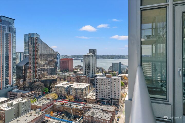 588 Bell Street 2504S  Seattle WA 98121 photo