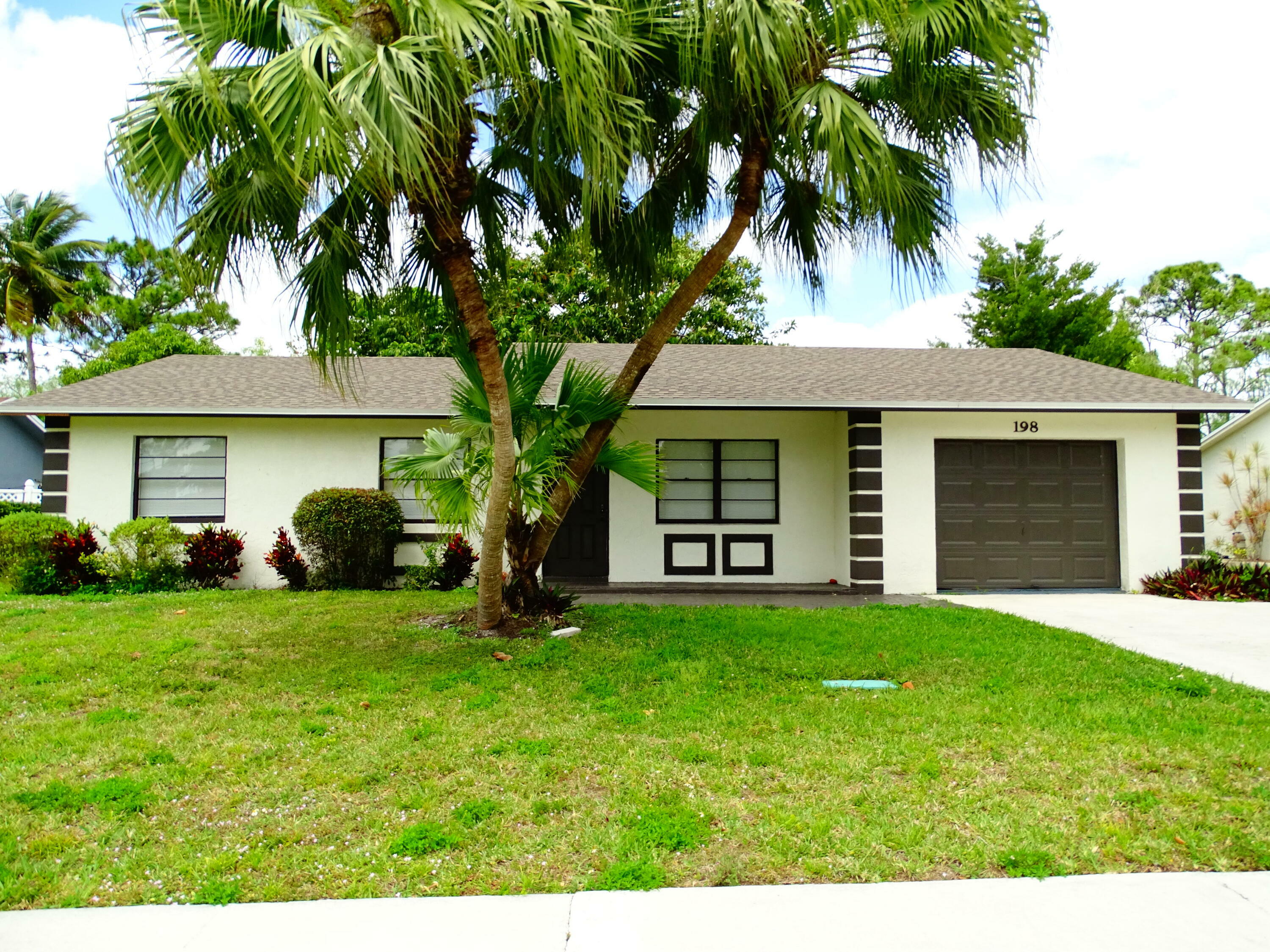 Property Photo:  198 Bobwhite Road  FL 33411 