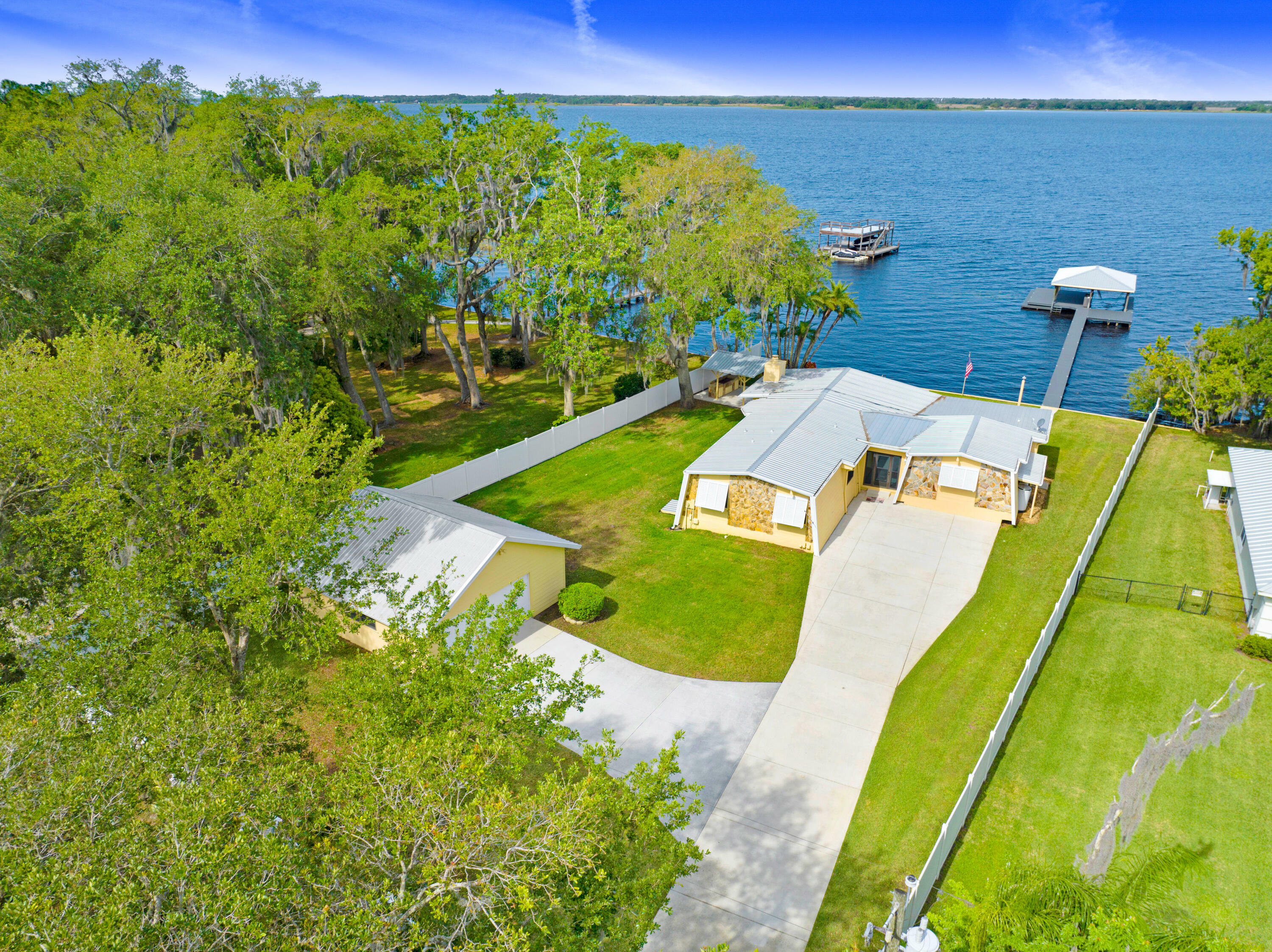 Property Photo:  2510 Jenscot Road  FL 34771 