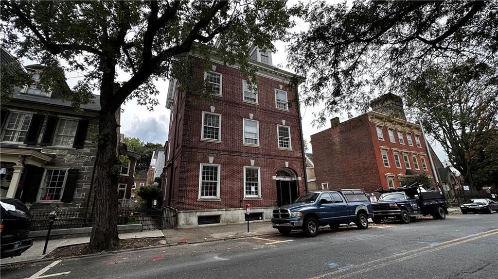 Property Photo:  214 Spring Garden Street Penthouse  PA 18042 