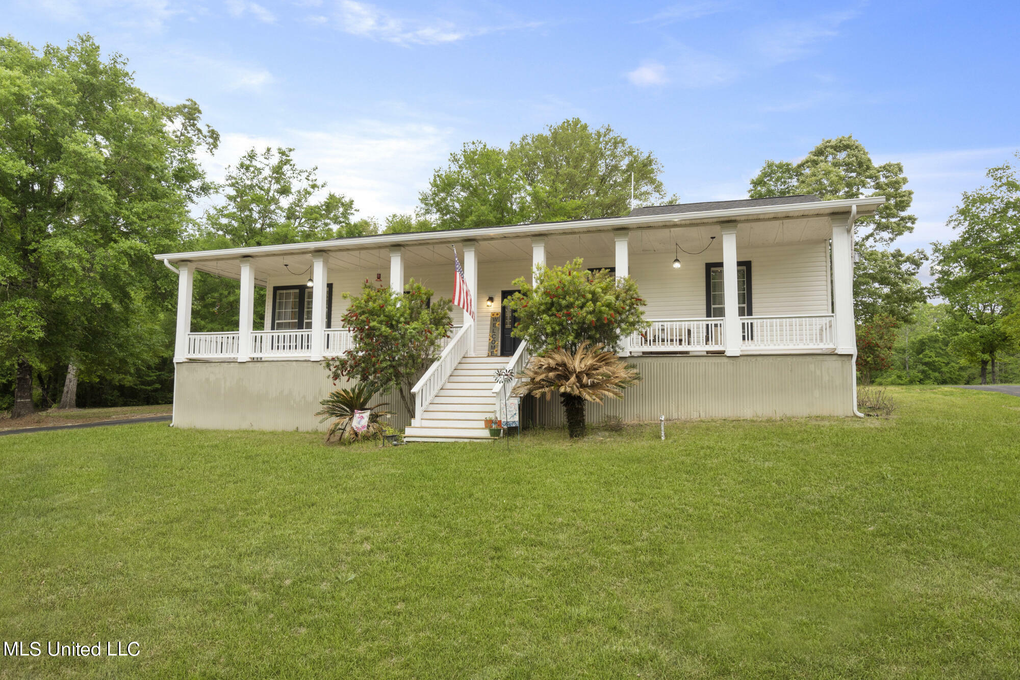 Property Photo:  121 Ellis Hodge Road  MS 39452 