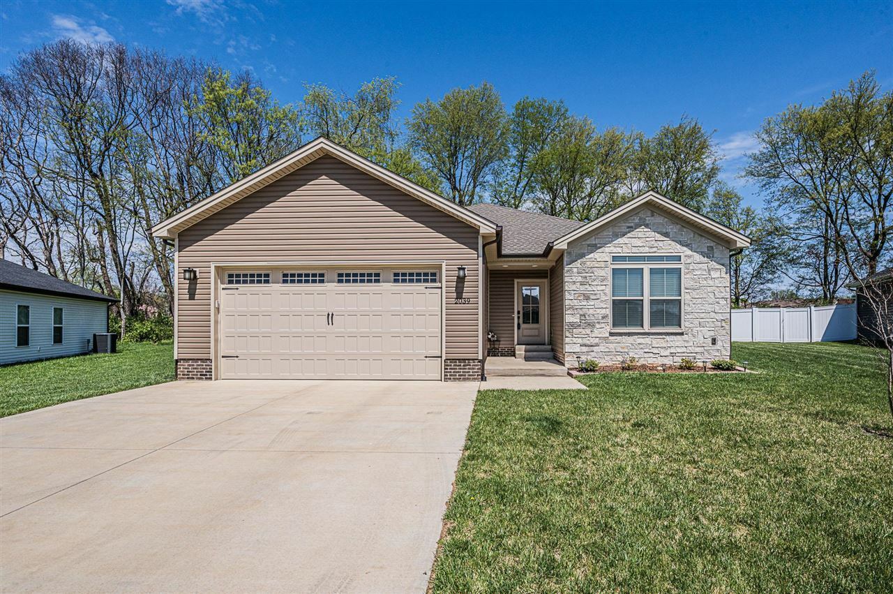 Property Photo: 2039 Spring Lakes Circle KY 42104