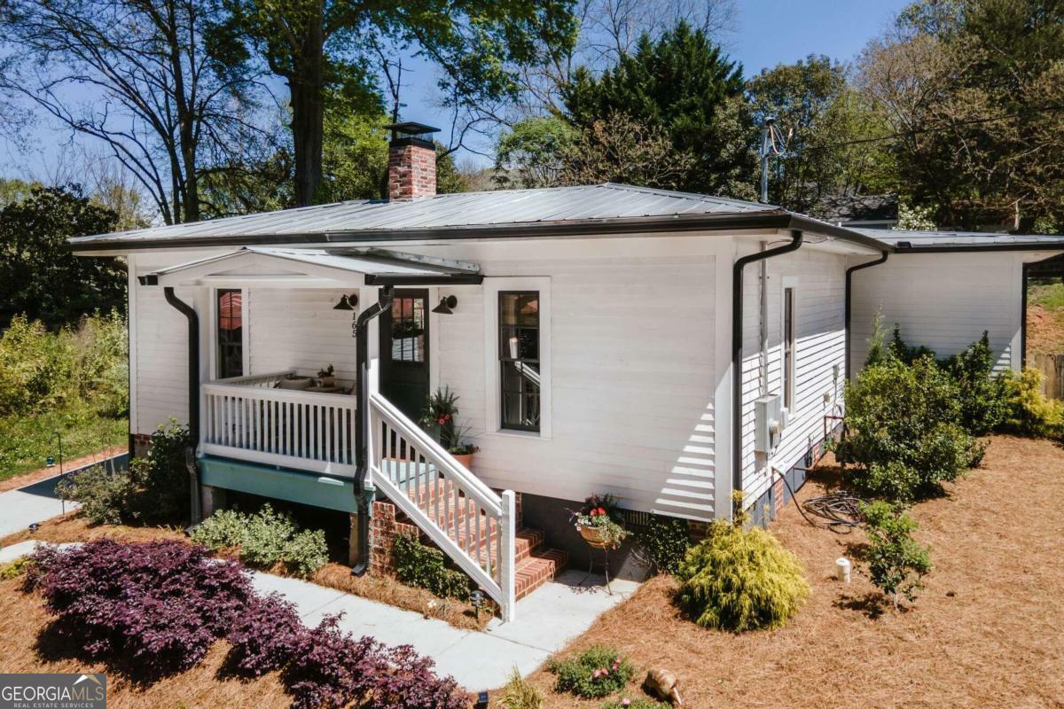 Property Photo:  165 Lakeview Street  GA 30601 