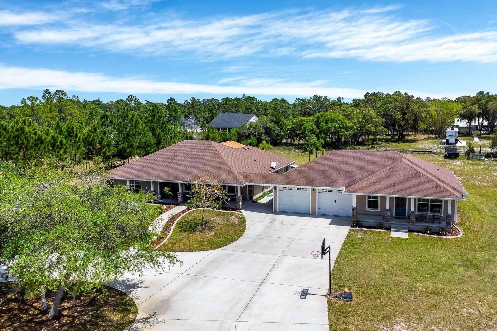 Property Photo: 2075 Blackfoot Trail FL 34771