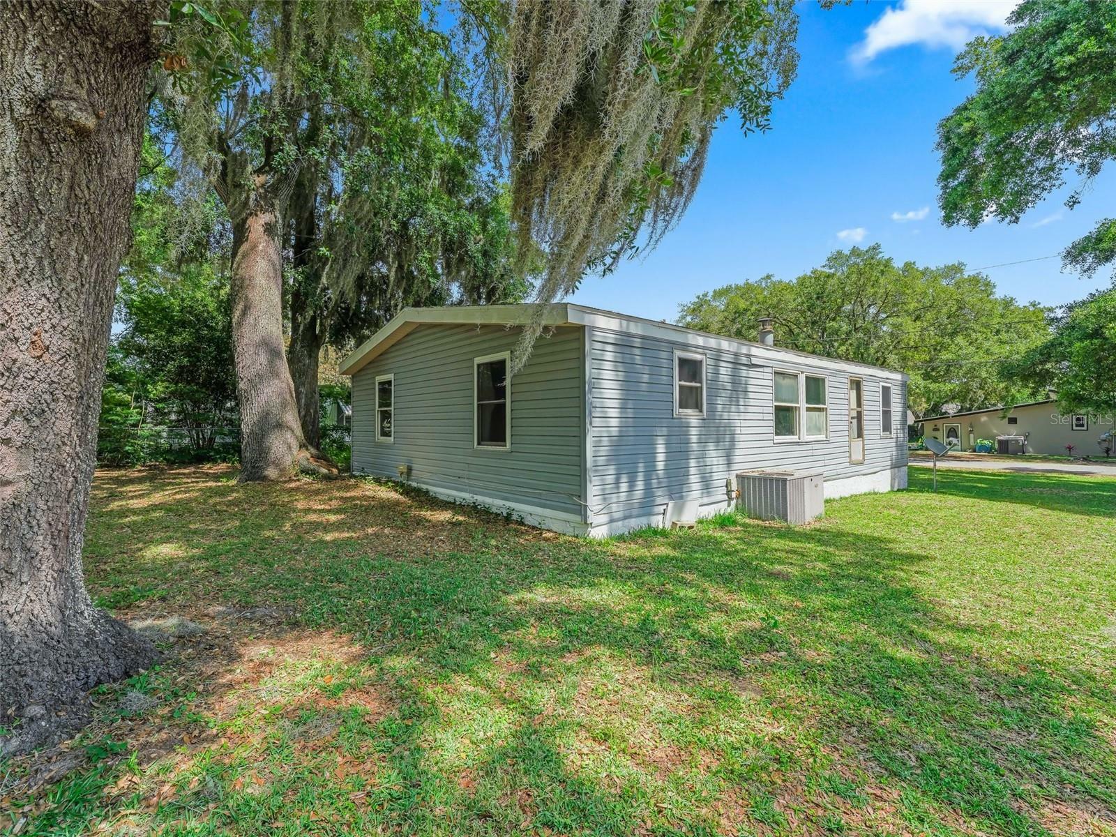 Property Photo:  16940 SE 101st Court Road  FL 34491 