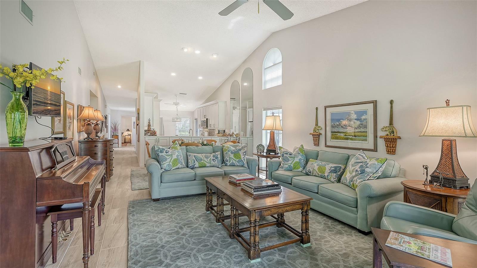 Property Photo: 7726 Palm Aire Lane FL 34243
