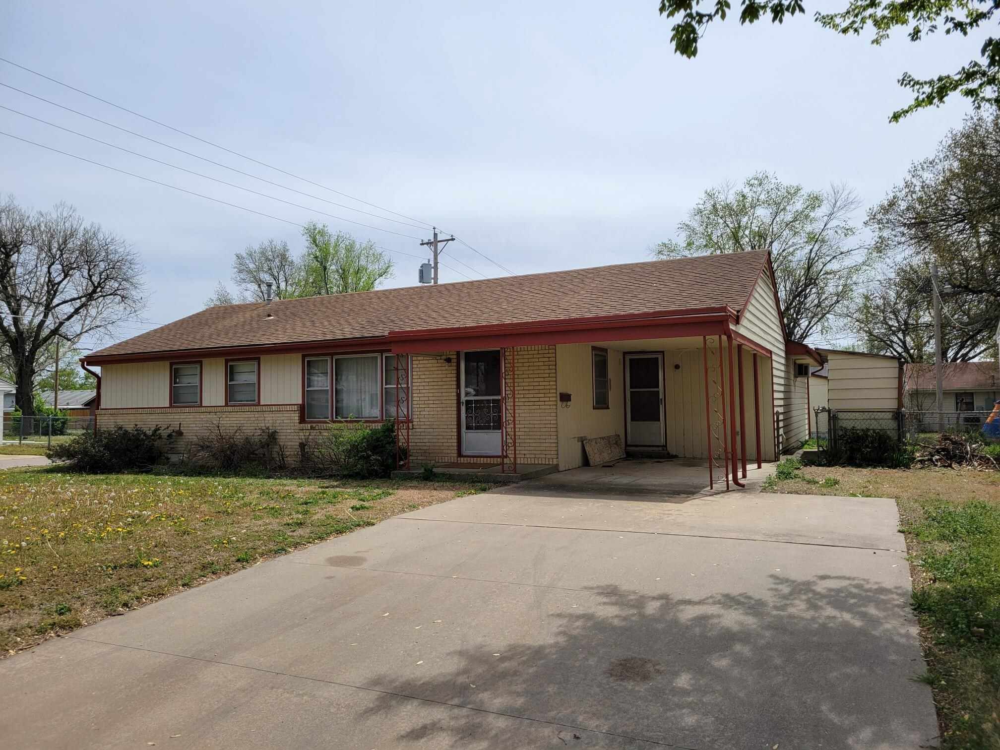 Property Photo:  1825 E 15th  Ave  KS 67156 