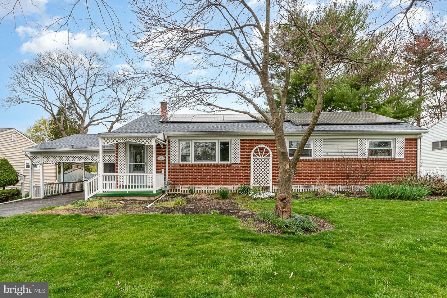 Property Photo: 10 Rockaway Drive PA 17011
