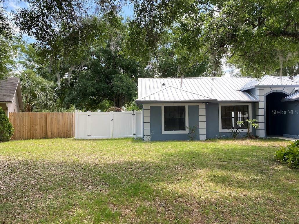 Property Photo:  1311 Heather Glen Drive  FL 32724 