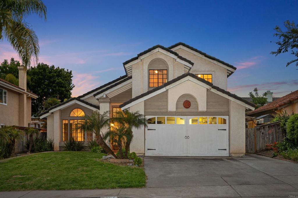 Property Photo:  1122 Casa Bonita Way  CA 92081 