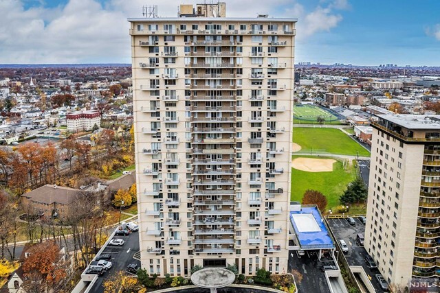 160 Overlook Avenue 5E1  Hackensack NJ 07601 photo