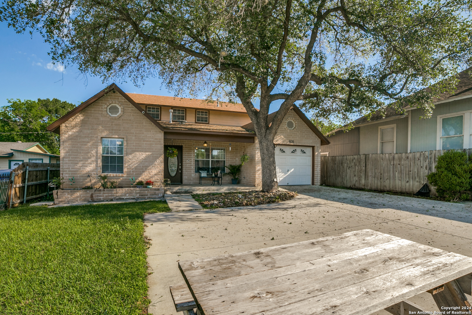 Property Photo: 1131 Alametos TX 78201