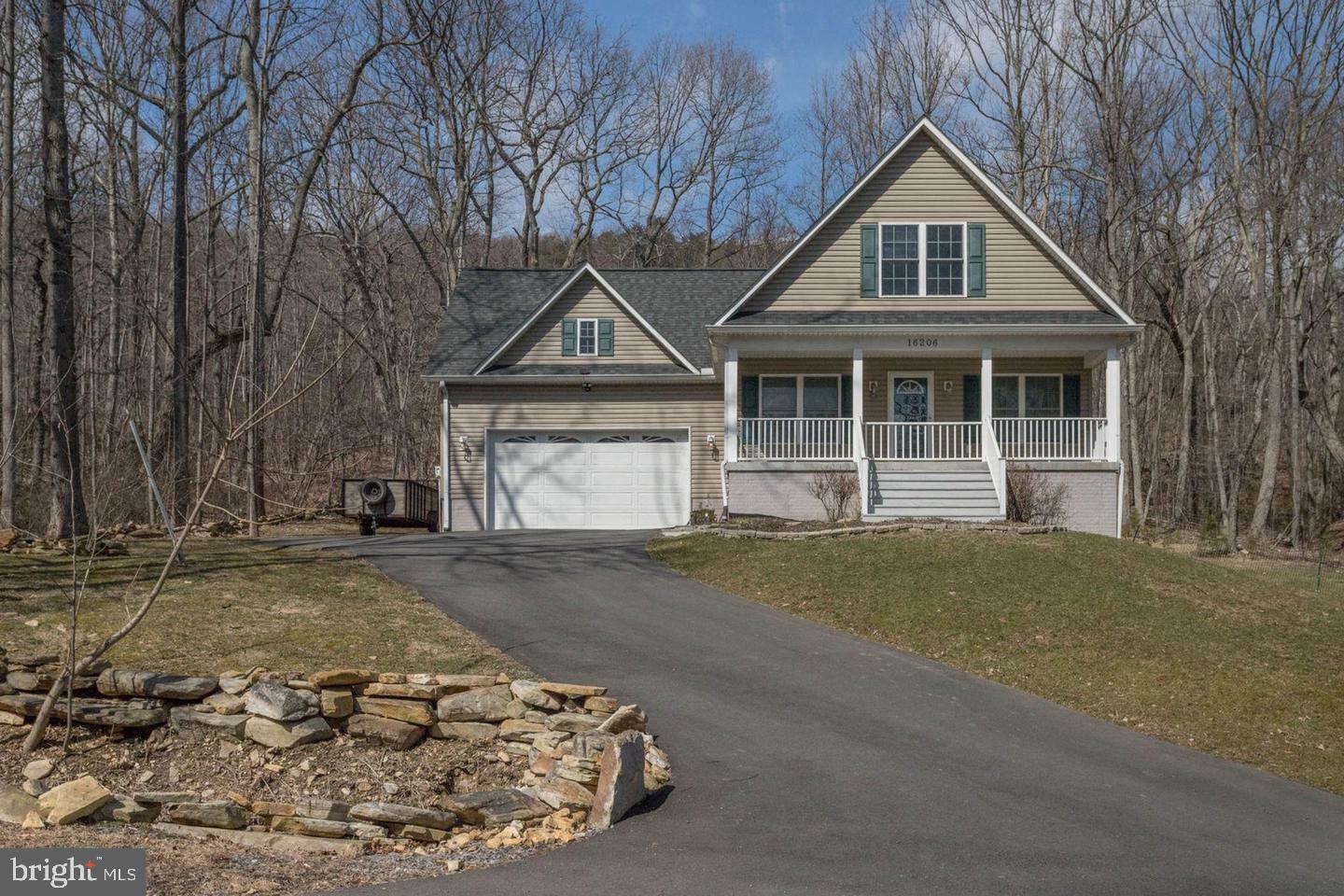 Property Photo: 16206 Tiffany Lane VA 20169