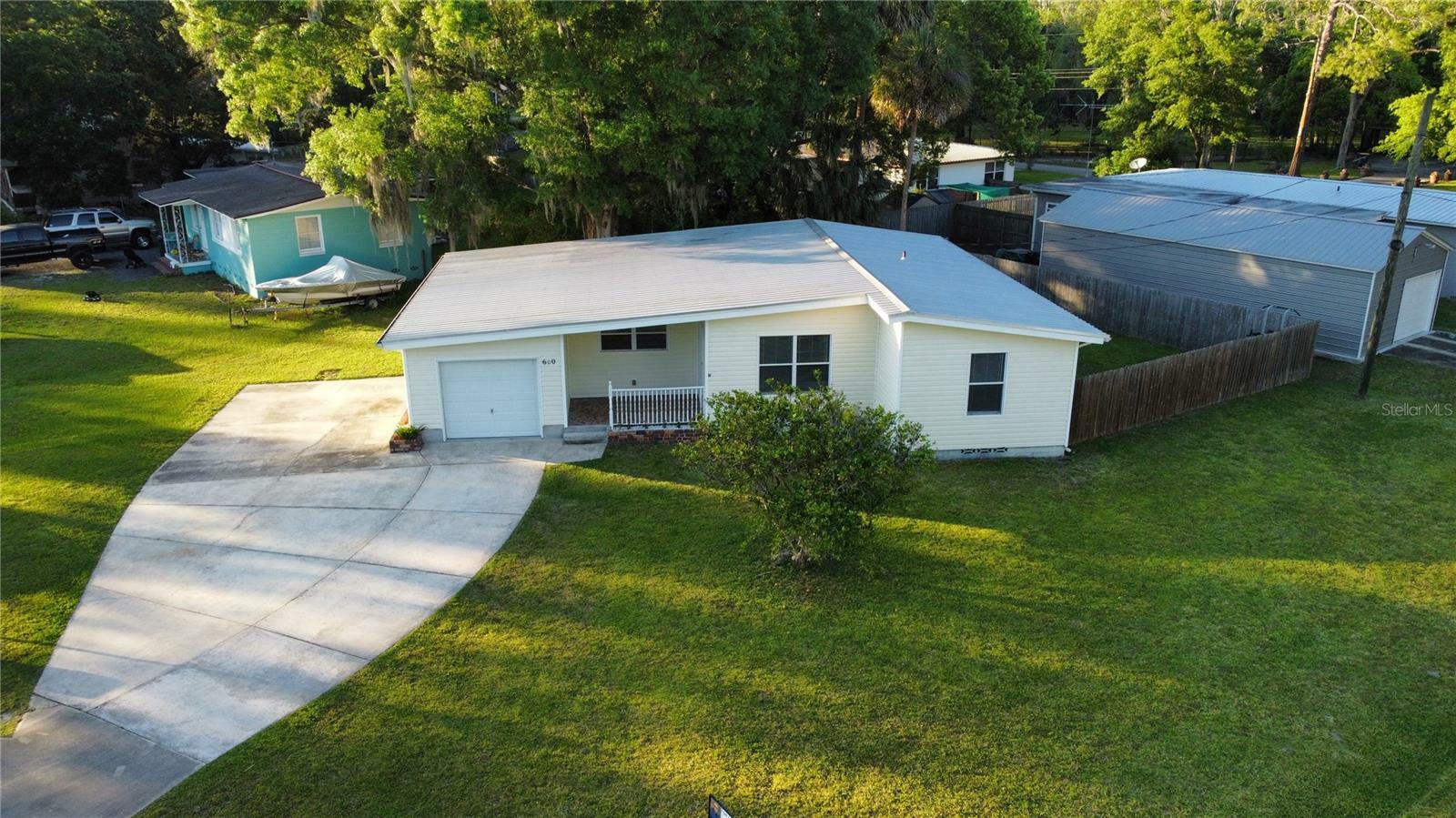 Property Photo:  600 N Moore Street  FL 32110 