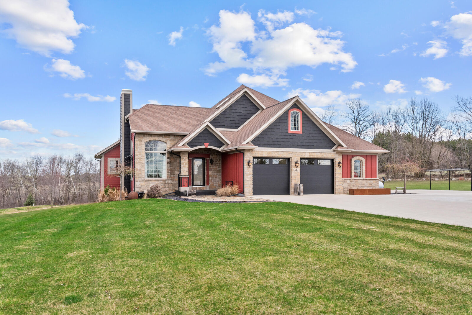 Property Photo:  5624 Deer Wood Ln  WI 53010 