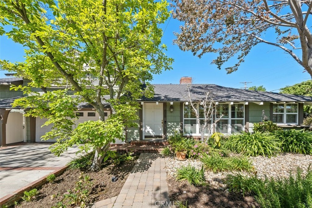 Property Photo: 5657 Allott Avenue CA 91401