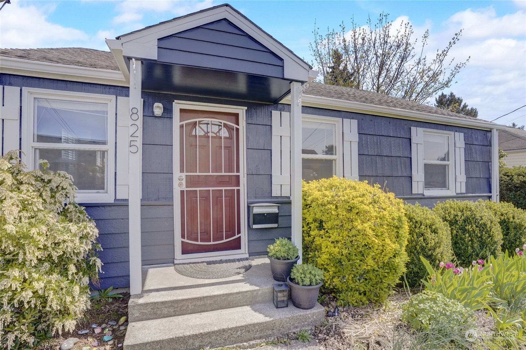 Property Photo:  825 S Macarthur Street  WA 98465 