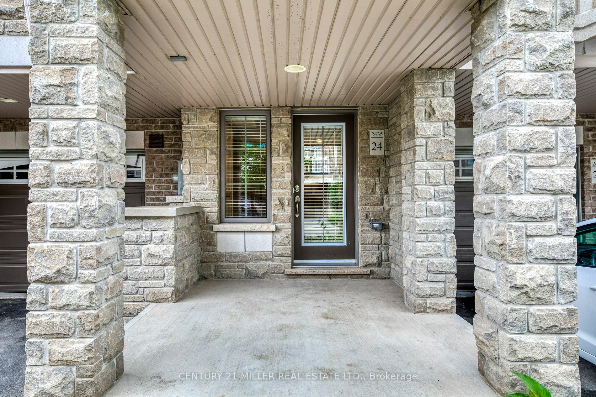 Property Photo:  2435 Greenwich Dr 24  ON L6M 0S4 