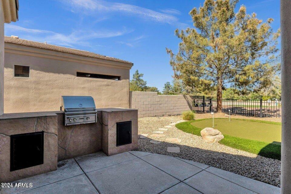 Property Photo:  3910 E Carson Road  AZ 85042 