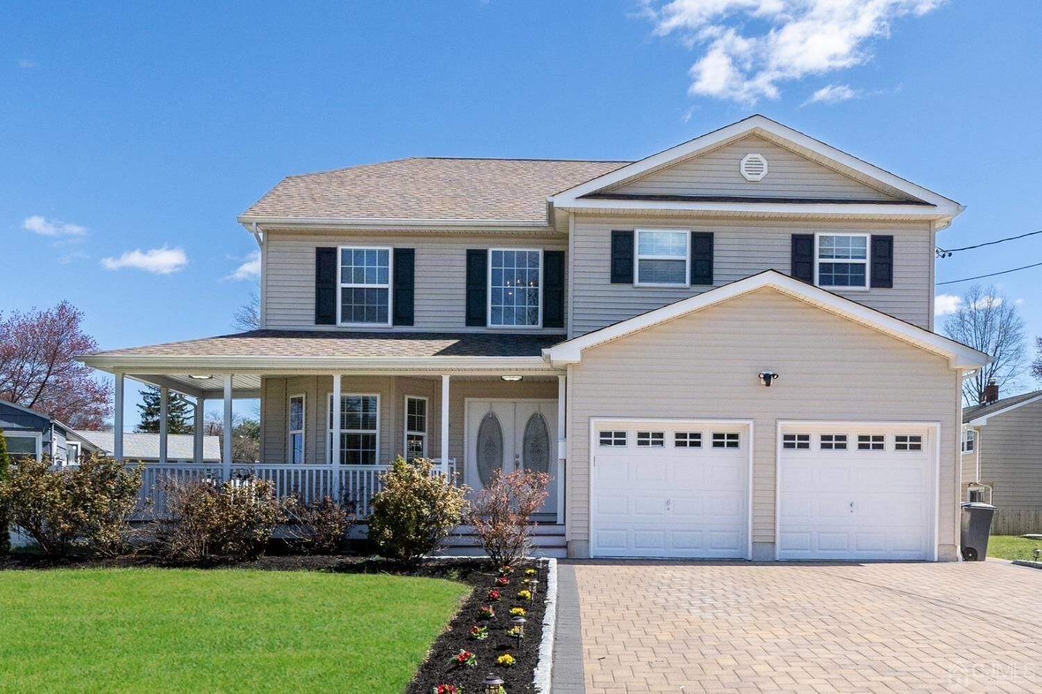 Property Photo:  5 Glen Gary Road  NJ 08846