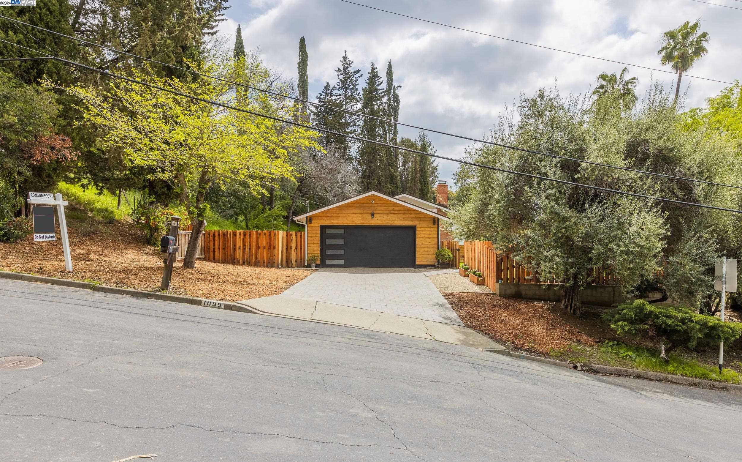 Property Photo:  1099 Country Club Dr  CA 94549 