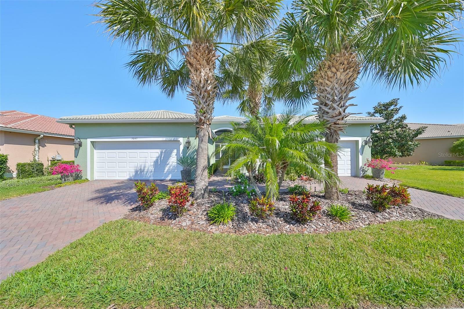 Property Photo:  5045 Ruby Flats Drive  FL 33598 