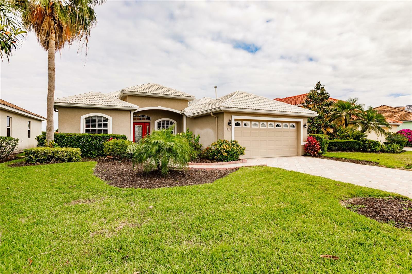 Property Photo: 1917 Coconut Palm Circle FL 34288