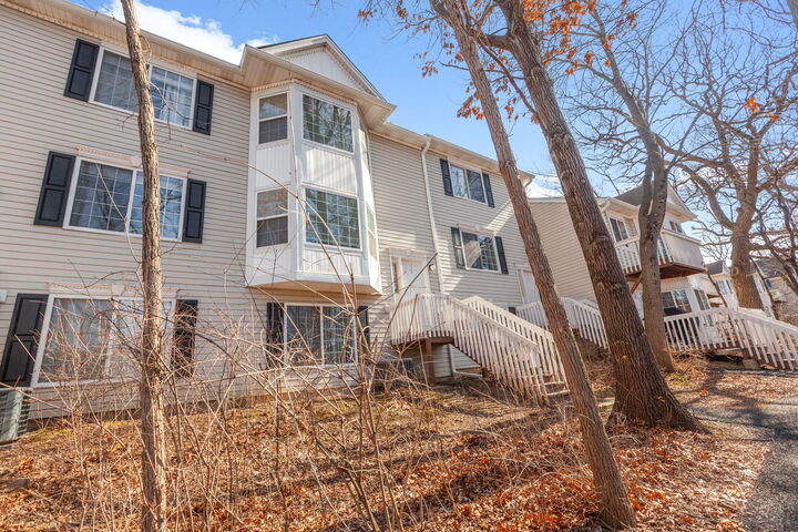 Property Photo:  329 W Whispering Oaks Lane 329  IL 60073 