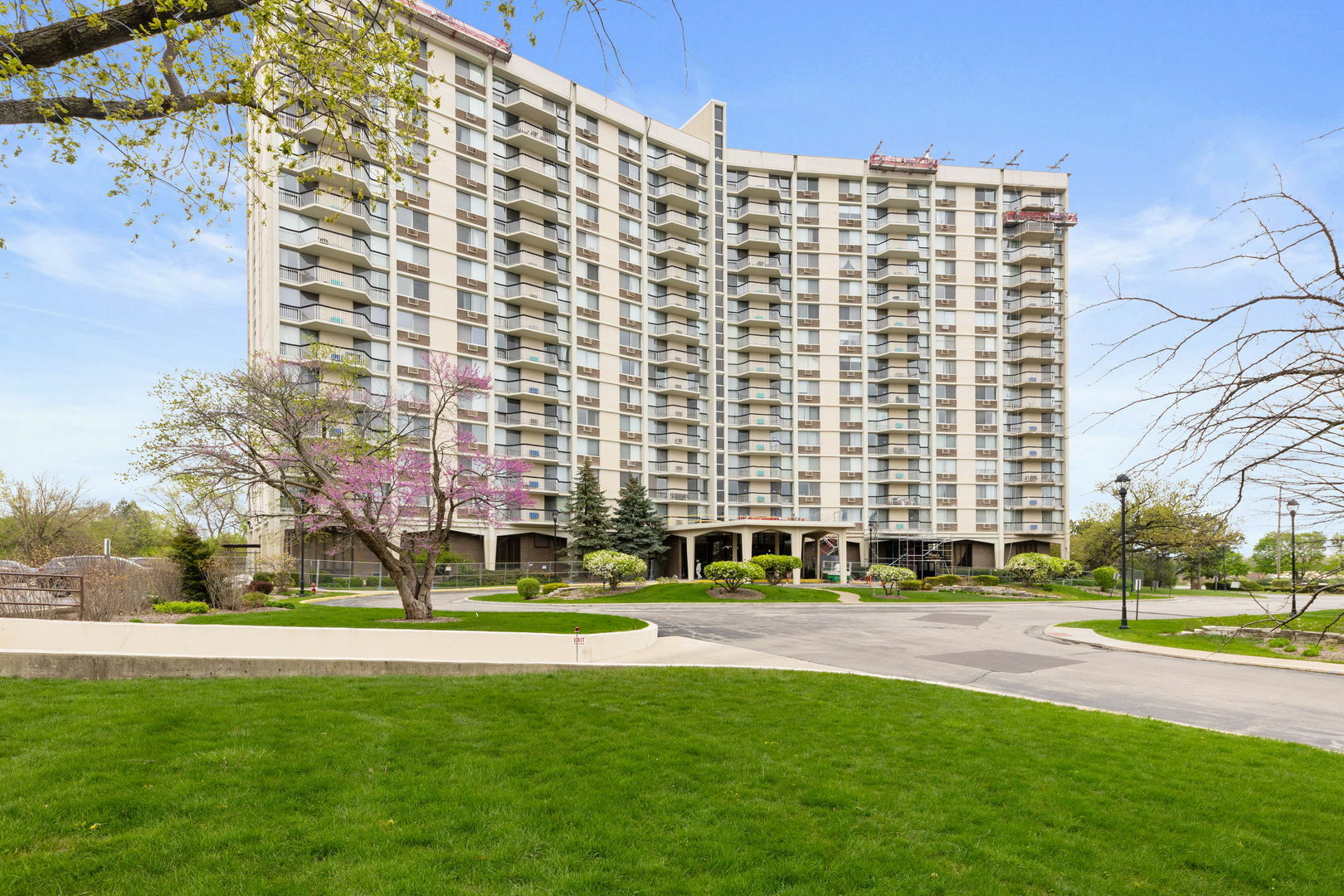 Property Photo:  40 N Tower Road 5G  IL 60523 